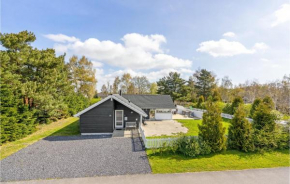 Beautiful Home In Væggerløse With Sauna, Bogø By